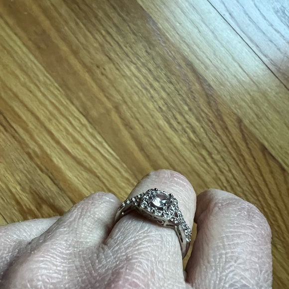 Zales white sapphire sterling silver ring new in box size 7 - Picture 6 of 7